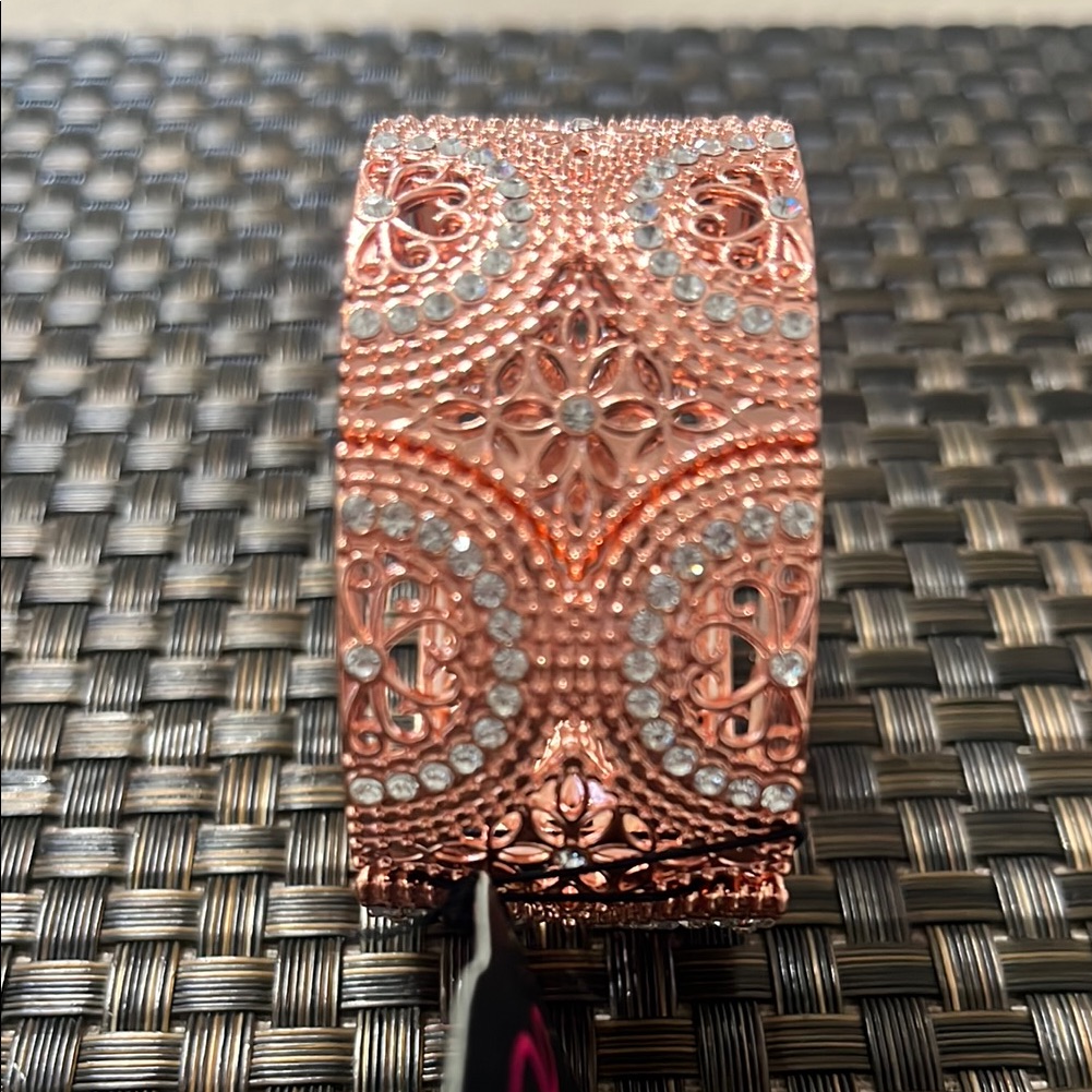 Paparazzi Wheeling And Dealing Copper Bracelet With Rhinestones Salmon Color 7$